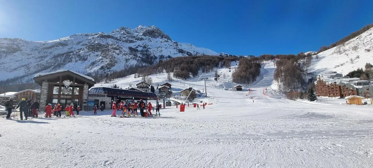 Le 1888 Val D'Isere La Daille 0*,
